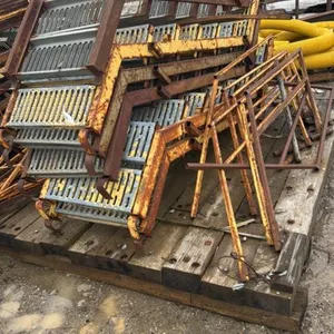 (6) SCAFFOLDING STAIRS WITH HAND RAILS
