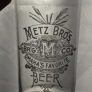PRE PRO METZ BRO'S BREWING CO OMAHA'S FAVORITE BEER "BLACK" ETCHED DRINKING GLASS