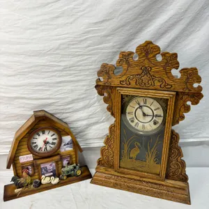 2 Wooden clocks