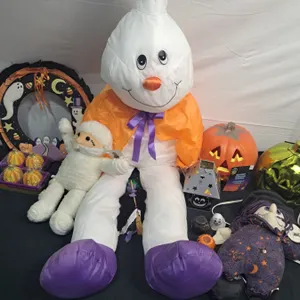 Assorted Halloween Decor