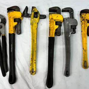 Pipe wrenches