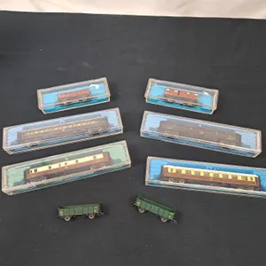 8 Assorted Rivarossi Railcars.  N Gauge
