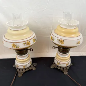 Vintage Floral Hurricane Lamp