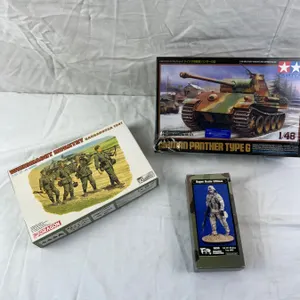 Miniature Military Scale Replicas