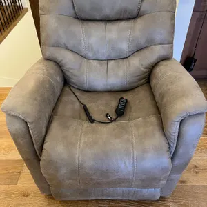 "Viva Lift" Pride Mobility Assisted Lift Chair
