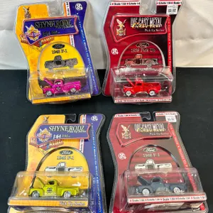 Road Signature Die Cast Trucks