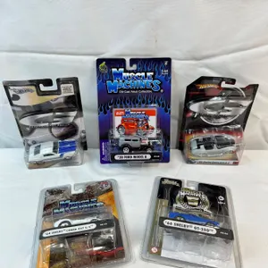 5 Collectable Die Cast Cars