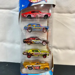 Hot Wheels Smashville Gift Pack