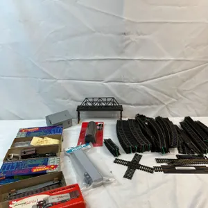 Model Train Track & Accessories