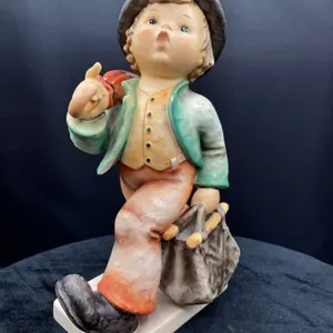 Merry Wanderer Hummel