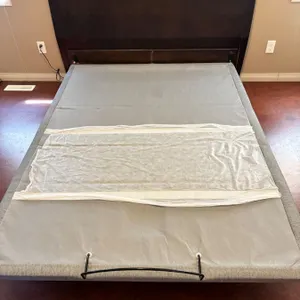 Leggett & Platt Remote Control Adjustable Bed