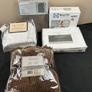 Assorted linens