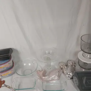 Assorted Baking & Food Storage Containers