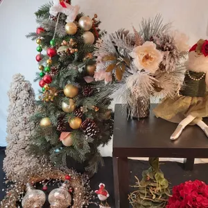 Assorted Christmas Décor