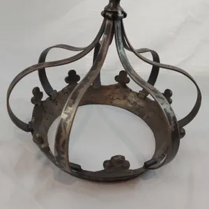 Crown Table Décor