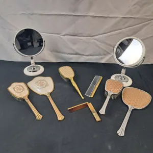 Assorted Vintage Vanity Items