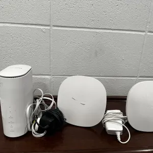 Telus Hub with 2 Wifi Boosters