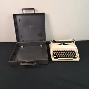 Remington manual typewriter
