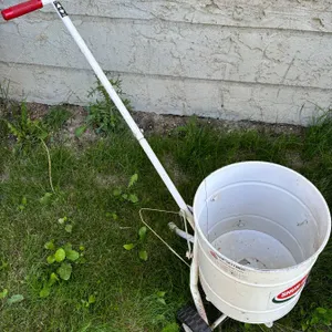 Shut-Grain Seed Spreader