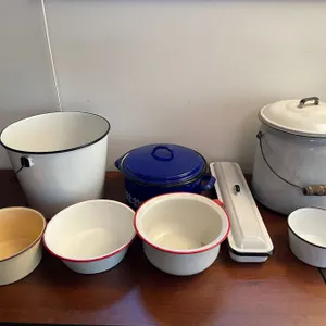 Vintage enamelware lot