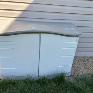 Rubbermaid Outdoor Storage Container