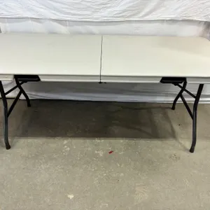 6' Folding table