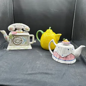 3 Teapots