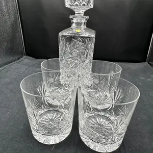Pinwheel Crystal Decanter and 4 glasses