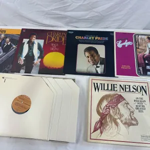 9 LP's featuring Willi Nelson, Charley Pride, The Rovers