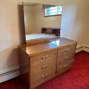 Victoriaville - Walnut - 6 Drawer Dresser and Mirror