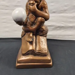 Darwin Sculpture