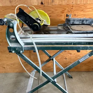 2.5 Hp Tile Saw with Stand