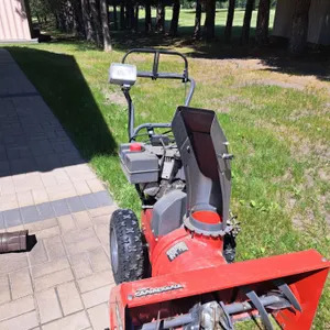 Noma Canadiana  Dual Stage 10/28 Snowblower