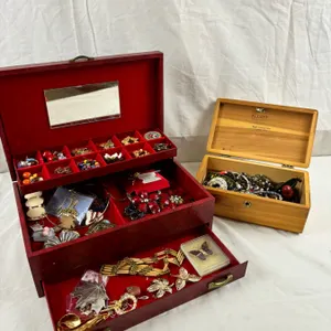 Jewelry Boxes with Content