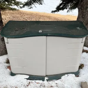 Rubbermaid Yard Storage Bin