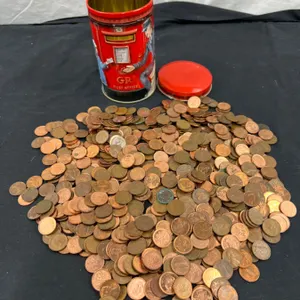 4.2 lbs Mix of Canadian & US Pennies