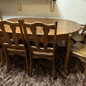 VIC CRAFT INC. Table and 6 Chairs