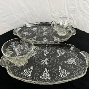 Retro Grapevine Design Snack Tray Set