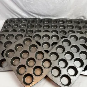 Sun La Table Muffin Tins