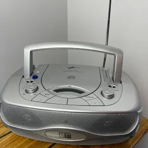Nexxtech CD with stereo radio