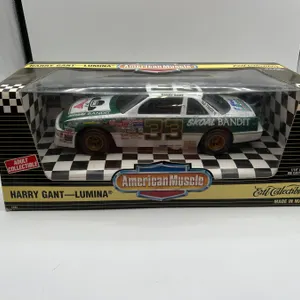 Harry Gant - Lumina 1/18 Skoal Die Cast Car