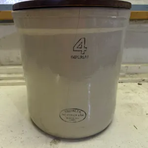4 Imperial Medalta Crock with wood lid
