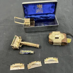 Vintage Wilkinson Razor & Accessories in Original Box