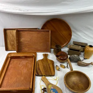 Assorted Wooden Kitchen Ware & Decor