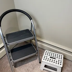 2 Folding Step Stools