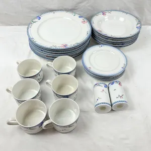 Oneida Porcelain China Set