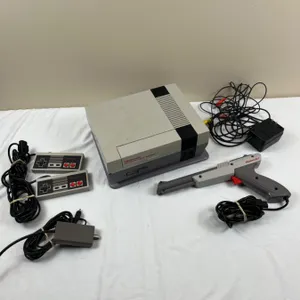 Nintendo Entertainment System Console & Controllers