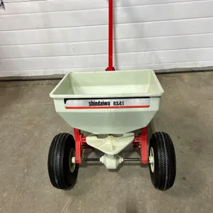 Shindaiwo Walk Behind Spreader