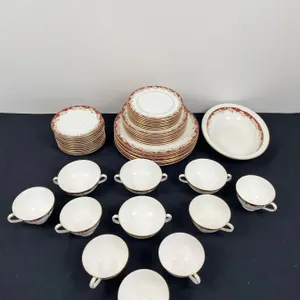 Royal Doulton Bone China Set "Winthrop"