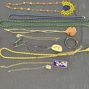 Assorted Costume Jewellery Necklaces & 1 Bracelet